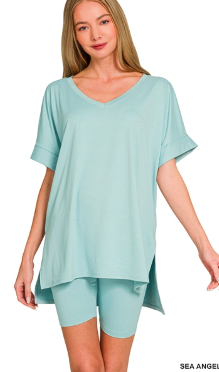 Brushed dty microfiber v-neck top & biker shorts